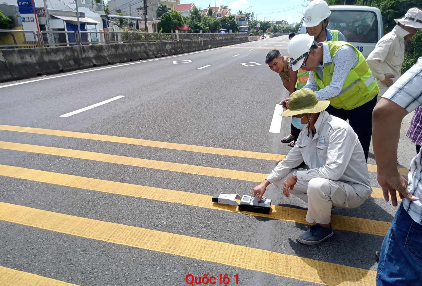 Công tác khảo sát mặt đường, kết cấu, màng sơn kẻ đường